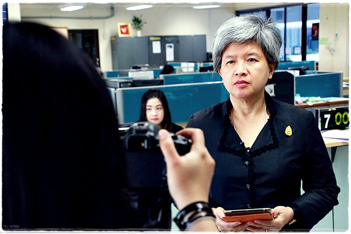 ﻿อธิบดีกรมบังคับคดีให้สัมภาษณ์ทางรายการเดินหน้าประเทศไทย 